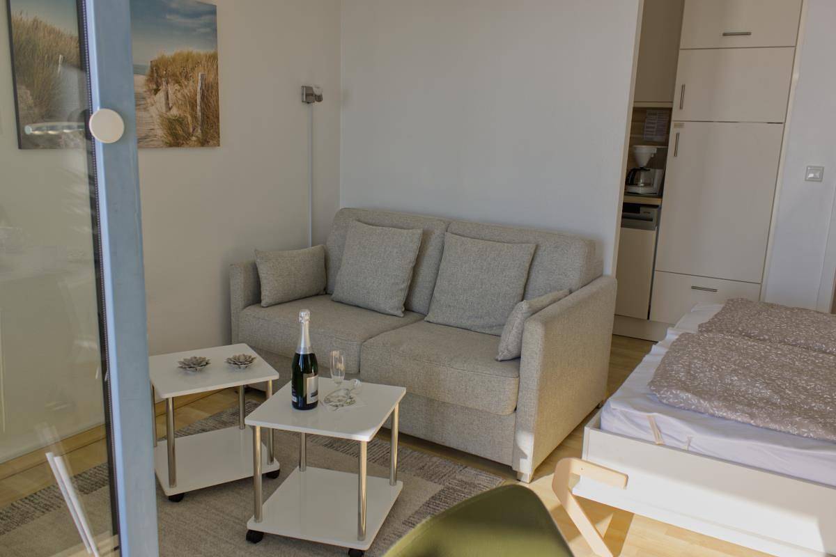 Ganze Ferienwohnung, Inselblume 17 - Gemütliche Ferienwohnung mit Meerblick in der Strandburg in Ostfehmarn, Fehmarn