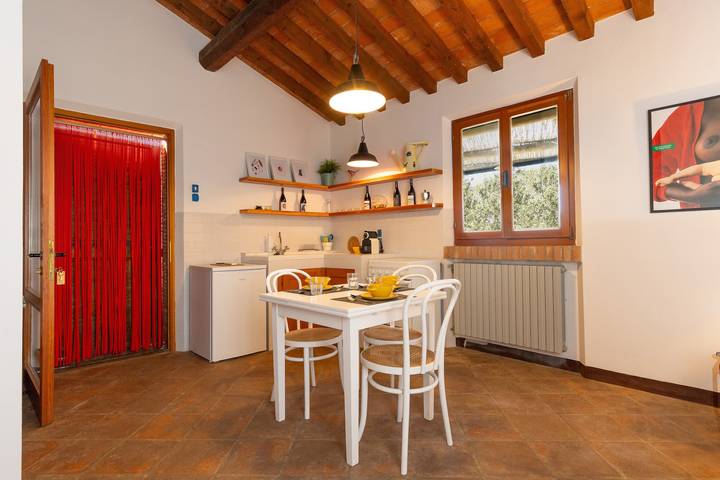 Casa Vacanze 'La Baciosa' con Terrazza Privata, Wi-Fi e Aria Condizionata in Casale Marittimo, Costa degli Etruschi