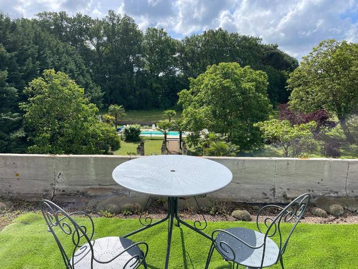 Hôtel pour 2 personnes, avec vue ainsi que jardin et piscine à Brain-sur-Allonnes - 3