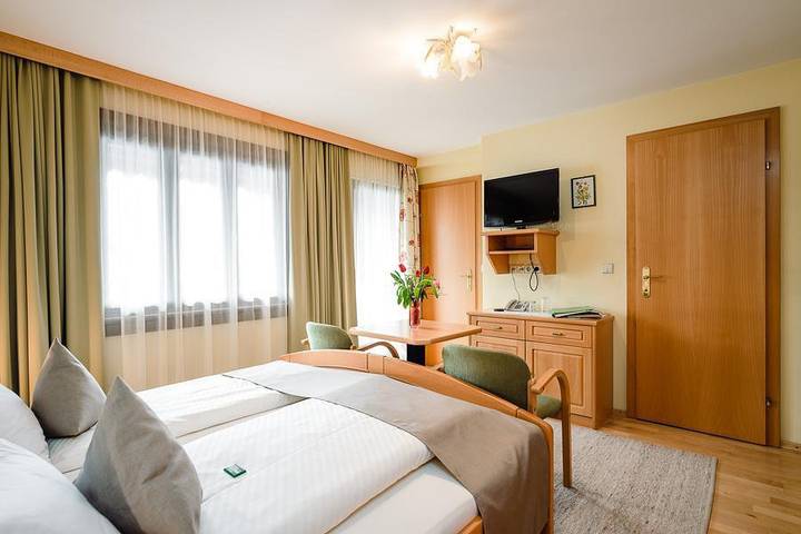 Ganze Ferienwohnung, Wohlfühlzimmer "Komfort" in Rottenmanner und Wölzer Tauern, Aigen im Ennstal