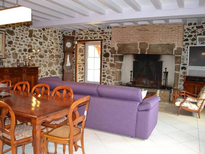 Location de vacances pour 15 personnes, avec terrasse ainsi que jardin et piscine, animaux acceptés à Esse - 4