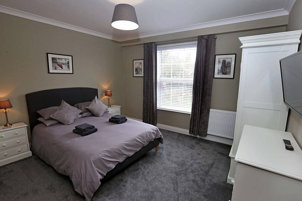 Ganze Wohnung, 4 Bedroom Duplex Apartment over 2 floors sleeps 8, in York, Yorkshire und the Humber