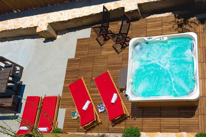 Ferienwohnung für 3 Personen, mit Terrasse und Whirlpool sowie Garten in Grad Dubrovnik