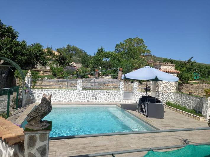 Apartamento para 10 personas, con Balcón y Terraza además de Jardín y Piscina en Castillo de Locubín
