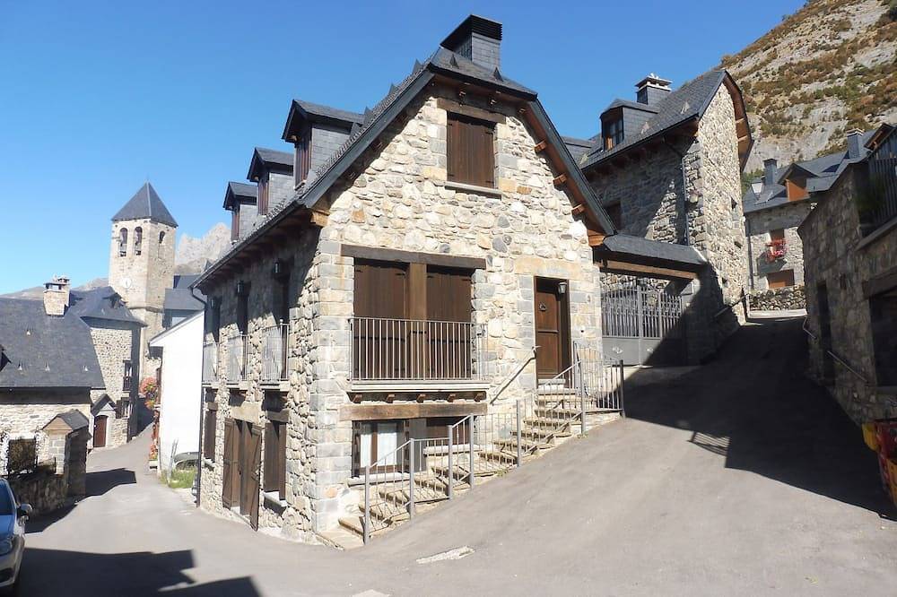 Turon House in Sallent de Gállego, Spanish Pyrenees