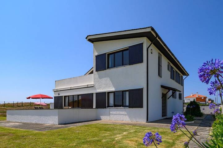 Ferienhaus für 9 Personen, mit Balkon und Garten