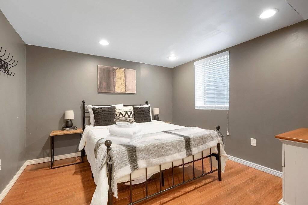 New Lux Jetted Hot Tub • Patio & Yard • Fast Wifi in Arvada, Jefferson County