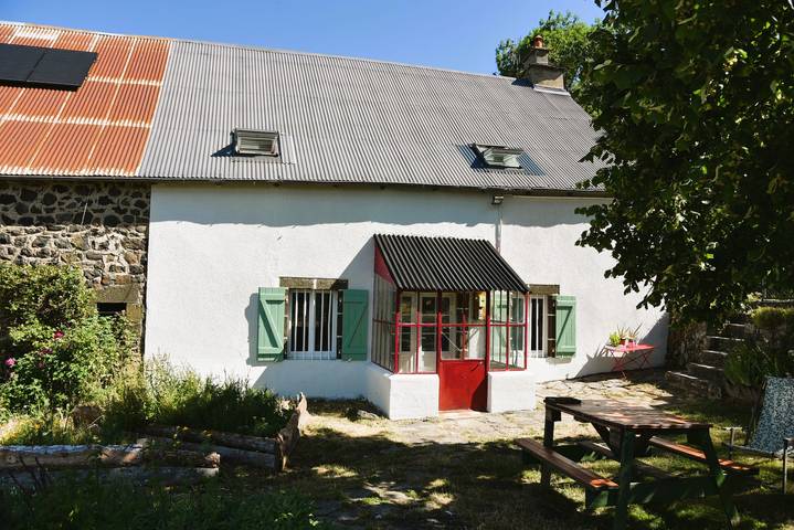 Gîte pour 10 personnes, avec terrasse et jardin, animaux acceptés