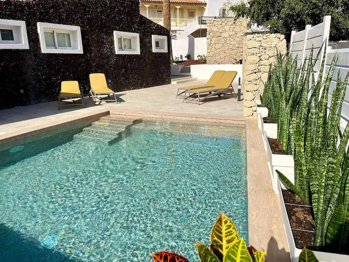 Chalet para 8 personas, con piscina además de jardín y vistas, Se admiten mascotas en Chayofa