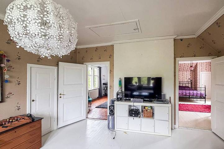 3 bedroom beautiful home in Slottsbron in Grums, Vänern