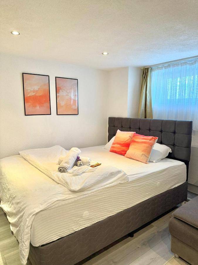 Ferienwohnung für 4 Personen, mit Whirlpool und Garten