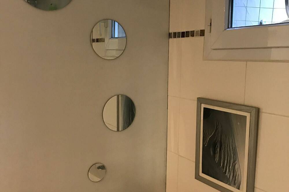 Geheel appartement, Gezellige studio - Honfleur centrum - Wifi - Nabijgelegen parkeerplaats - privé binnenplaats in Honfleur, Lisieux en omgeving