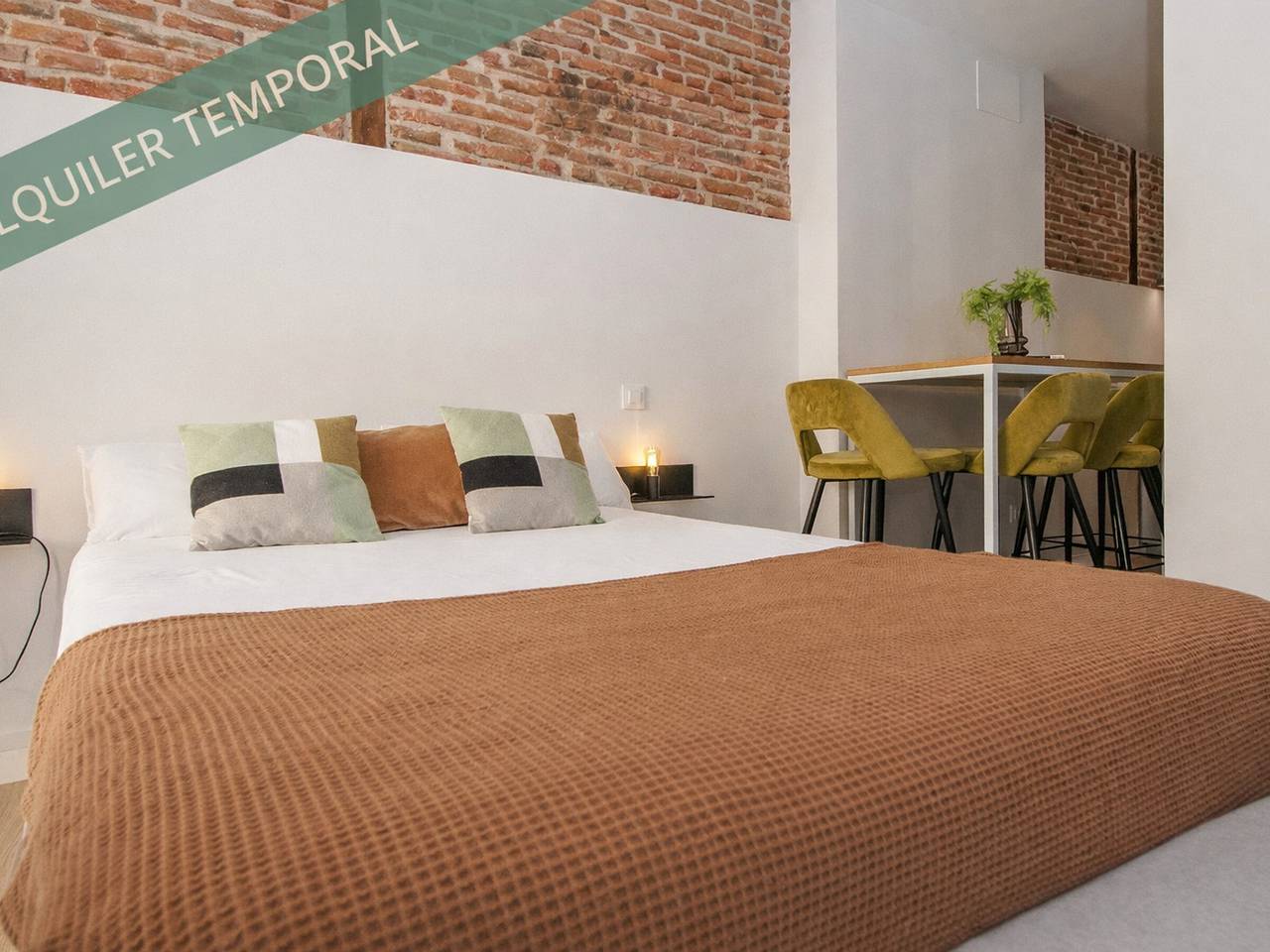 Estudio entero, Estudio cómodo con aire acondicionado y Wifi en Madrid in Arganzuela, Madrid