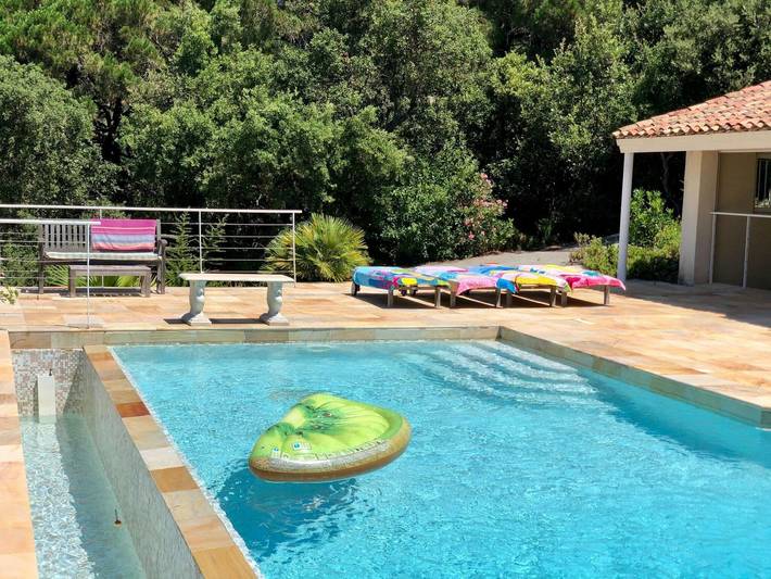 Villa pour 10 personnes, avec Terrasse ainsi que Jardin et Piscine dans Gigaro
