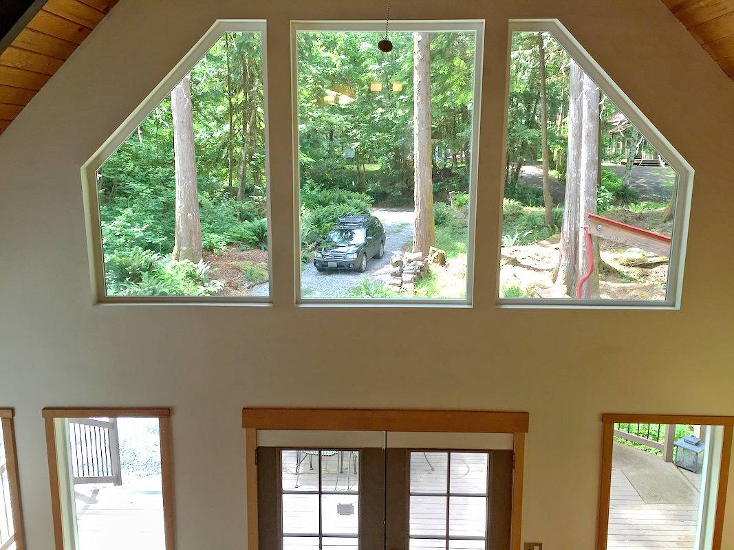 Cabin 99 is a Charming Cabin with a hot tub and Pet Friendly in Glacier, Mount Baker-Snoqualmie National Forest