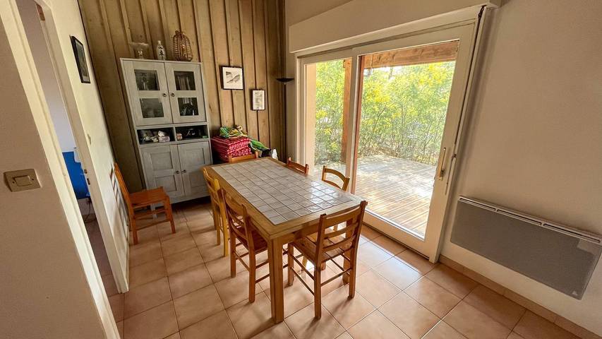 Chalet idéal pour 8 personnes à Maubuisson in Carcans, Parc naturel régional du Médoc