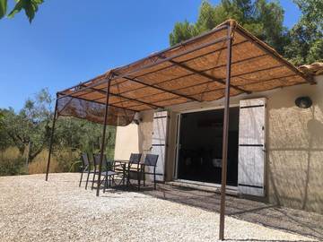 Gîte pour 4 personnes, avec vue et jardin à Aureille