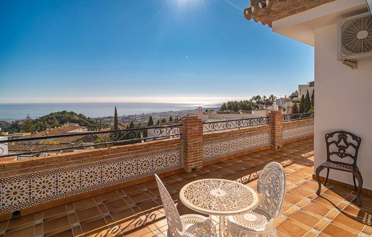 Appartement de vacances confortable avec piscine et terrasse près du centre ville de Mijas in Mijas Pueblo, Mijas