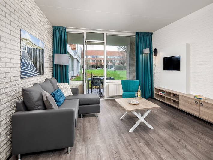 Ferienwohnung für 4 Personen, mit Balkon/Terrasse und Terrasse sowie Pool in Bruinisse
