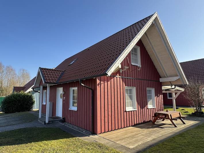 Ferienwohnung für 6 Personen, mit Balkon/Terrasse und Terrasse sowie Garten und Sauna in Hemmoor
