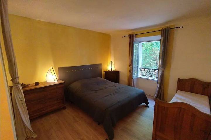 Location de vacances pour 12 personnes, avec jardin à Villecroze - 4