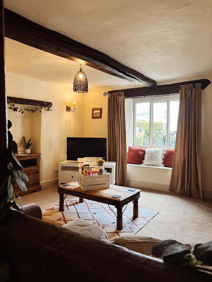 Holly Cottage in Cartmel, Lake District