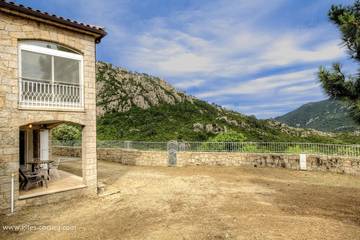 Gîte pour 2 personnes, avec terrasse à Chisa