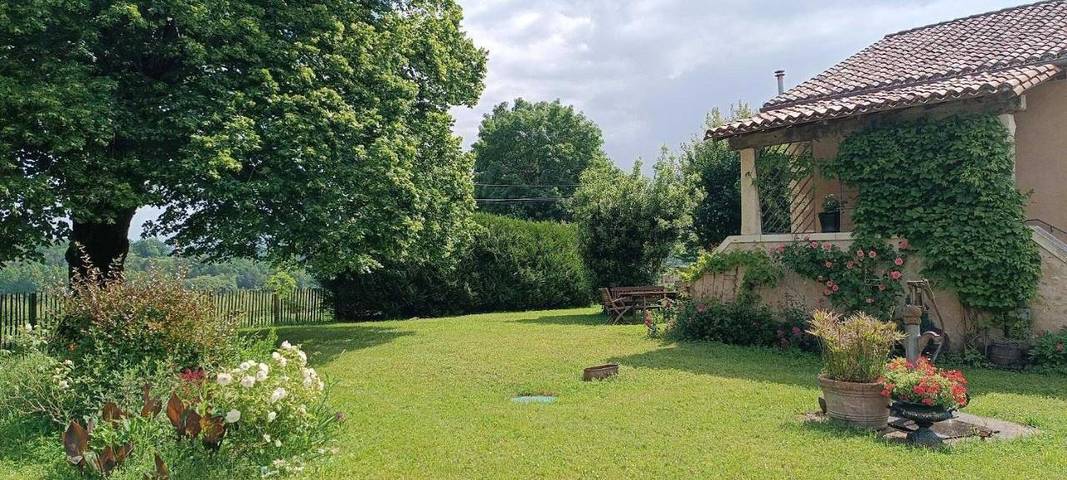 Location de vacances pour 2 personnes, avec jardin et terrasse à Allemans - 4