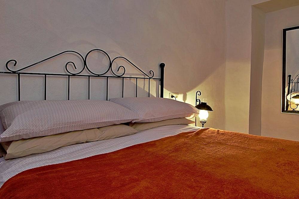 Super Pet Friendly Centrally Located House in Alhama de Granada, Granada Province