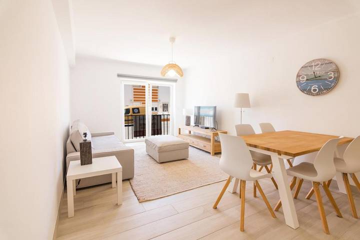 Apartamento de férias para 6 pessoas, com varanda em Praia da Areia Branca