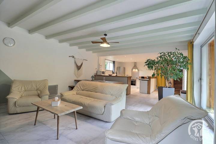 Gîte pour 6 personnes, avec jardin à Saint-Germain-en-Coglès - 3