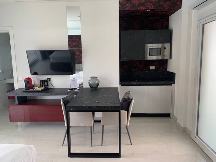 Entire studio, Studio "Residence Meridian Unità 3" Near the Beach with Mountain View, Pool & Wi-Fi in Villa San Pietro, Cagliari Province