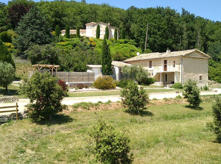 Gîte pour 6 personnes, avec piscine ainsi que balcon et jardin à La Bégude-de-Mazenc - 2