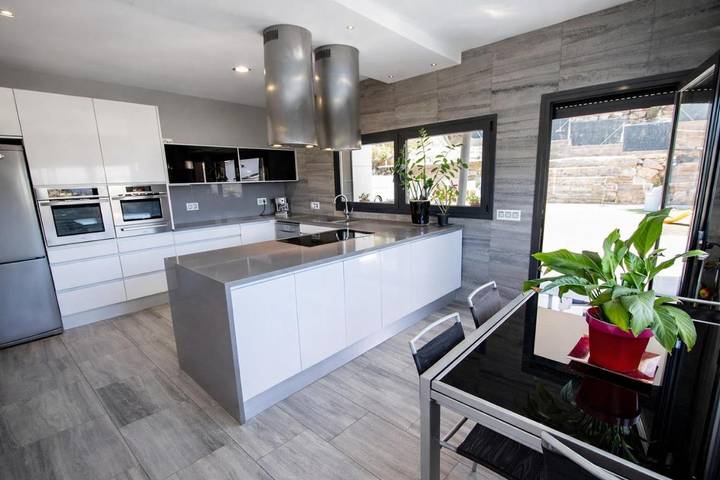 Casa rural para 8 personas, con Terraza y Jardín además de Piscina y Vistas en Viloví de Oñar - 3
