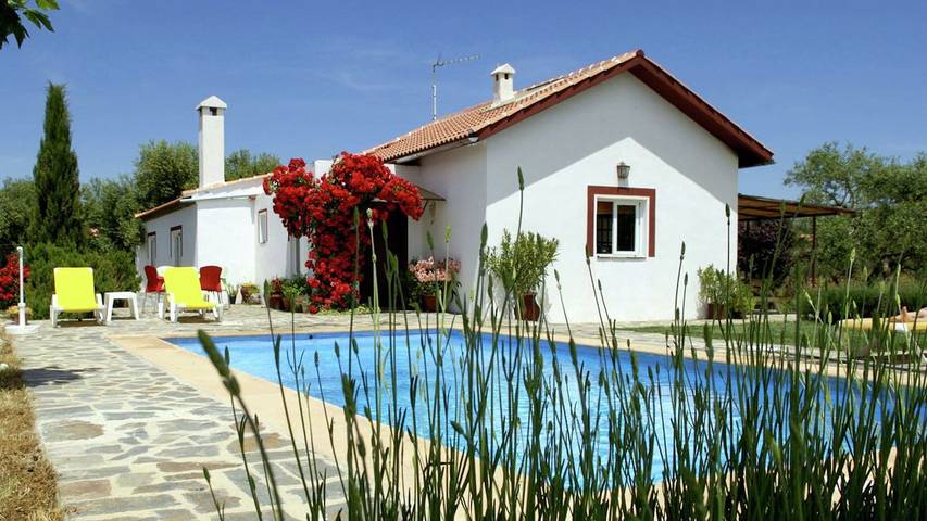 Casa para 4 personas, con jardín y piscina, Se admiten mascotas en Ronda