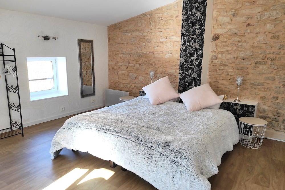 Gîte de charme au cœur du Beaujolais jusqu'à 14 personnes in Theizé, Beaujolais