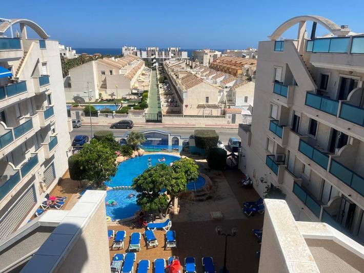 Apartahotel para 5 personas, con Balcón y Terraza además de Jardín y Piscina para niños en Orihuela