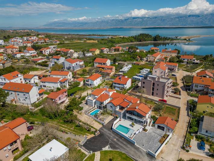 Villa pour 4 personnes, avec jardin et balcon à Nin - 3