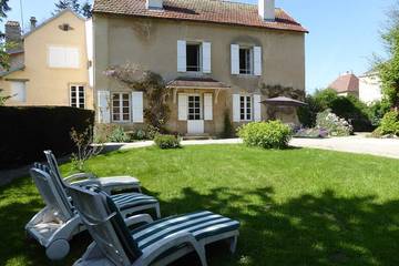 Gîte pour 6 personnes, avec jardin et terrasse à Commarin