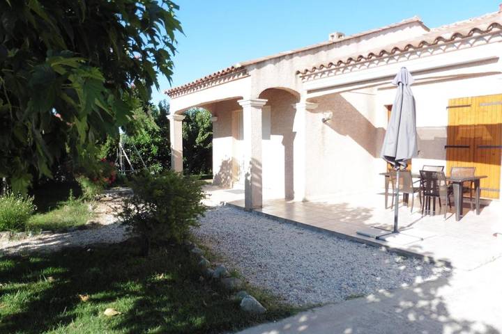 Location de vacances pour 5 personnes, avec piscine et jardin à Sallèles-d'Aude - 2