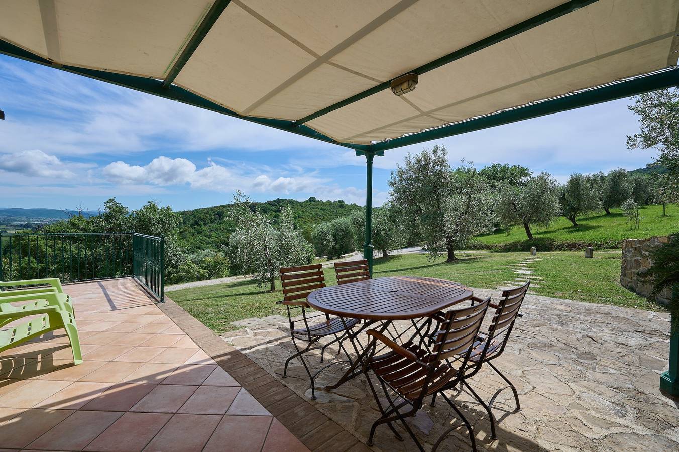 Appartamento intero, Appartamento 'Il Mandorlo' con terrazza privata, Wi-Fi e aria condizionata in Suvereto, Costa degli Etruschi