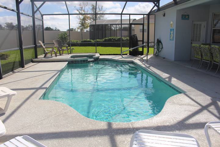 Villa for 10 people, with yard and pool - 1