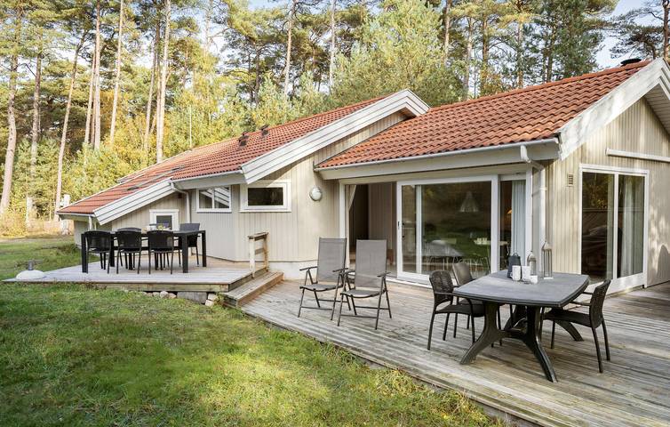 Ferienhaus für 6 Personen, mit Terrasse und Whirlpool sowie Sauna und Garten