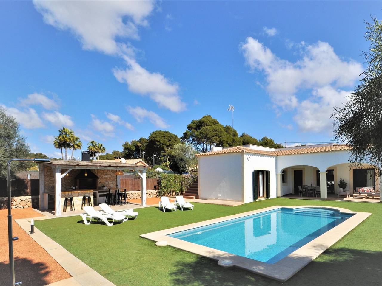 Villa Monica en barrio residencial de Cala Pi para 6 personas con piscina priva in Vallgornera, Llucmajor