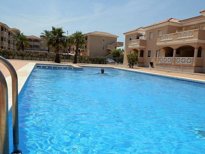 Appartement de vacances pour 6 personnes, avec vue et jardin ainsi que piscine et terrasse, animaux acceptés