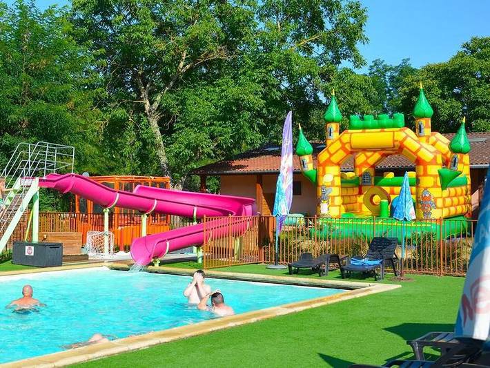 Mobil home pour 4 personnes, avec Jacuzzi ainsi que Bassin pour enfant et Sauna à Dalou
