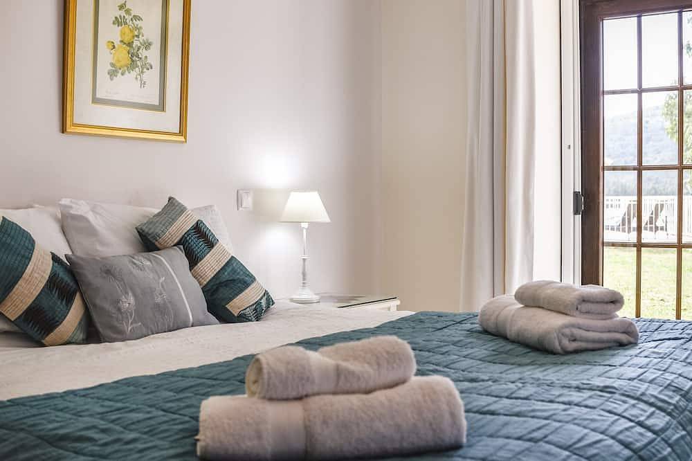 Luxusvilla in geschütztem Reservat-Privater Infinity-Swimmingpool mit Flussblick in São Bartolomeu de Messines, Faro Distrikt