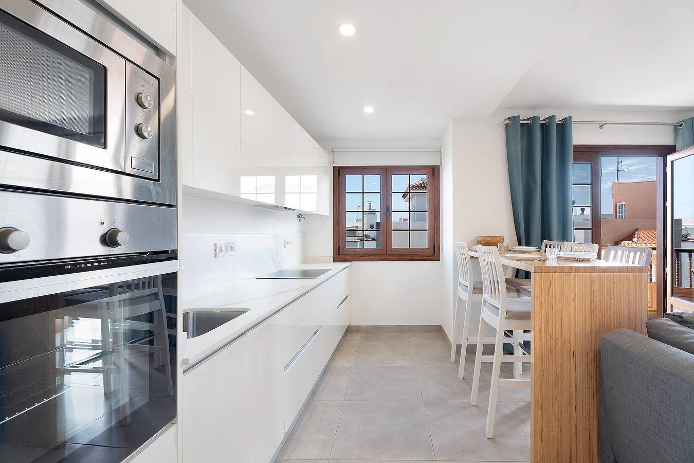 Apartamento entero, Alquiler de Vacaciones 'Precioso El Unicornio de Paula' cerca de la Playa con Terraza in Aroba, Candelaria