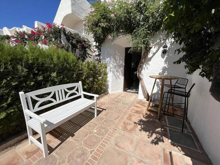 Apartamento de vacaciones para 3 personas, con jardín además de piscina y terraza - 1