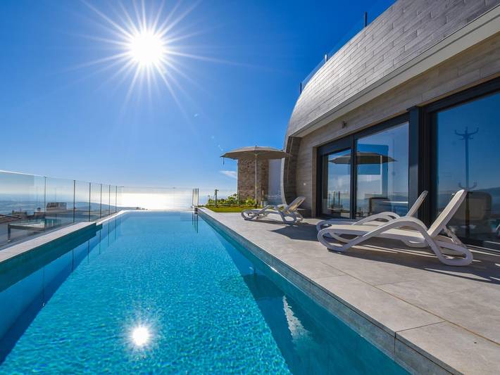 Moderne Luxusvilla, Meerblick und beheiztem Pool in Monte de los Almendros, Salobreña